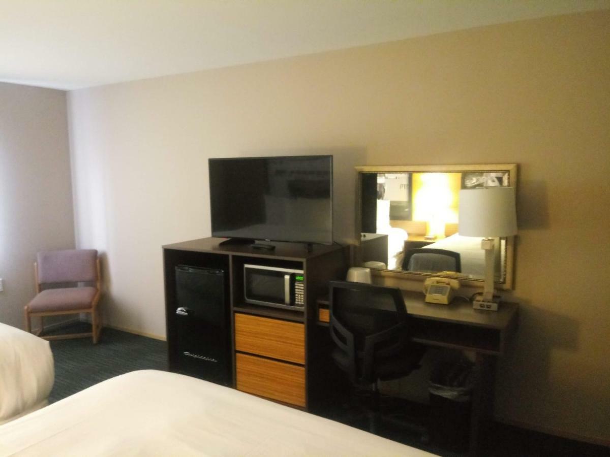 Super 8 By Wyndham Lynnwood